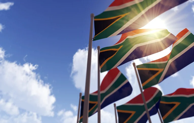 چرا پرچم‌های اهتزاز باید سبک باشند؟